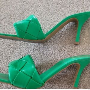 ISO Vince Camuto Brelaine Woven Strap Mule SIZE 10 or 10.5 or 11